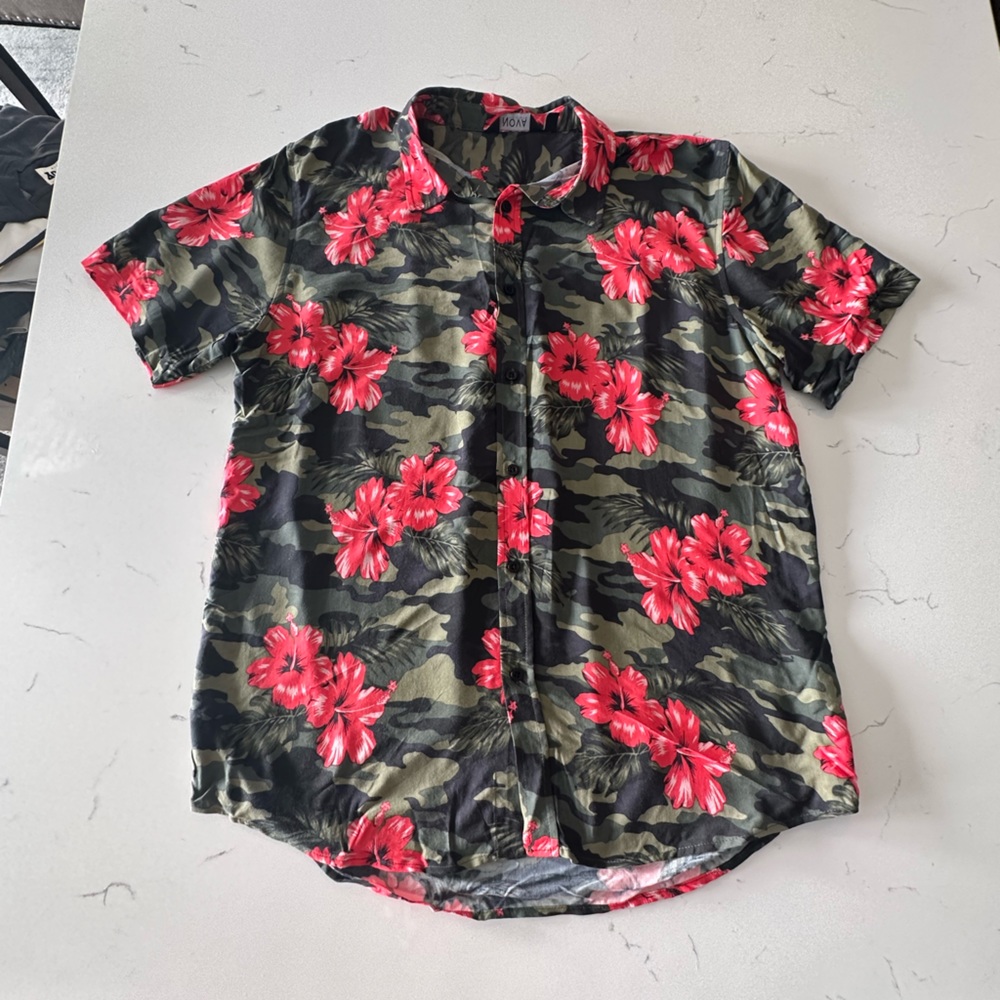 Hawaiian Shirt 🌺